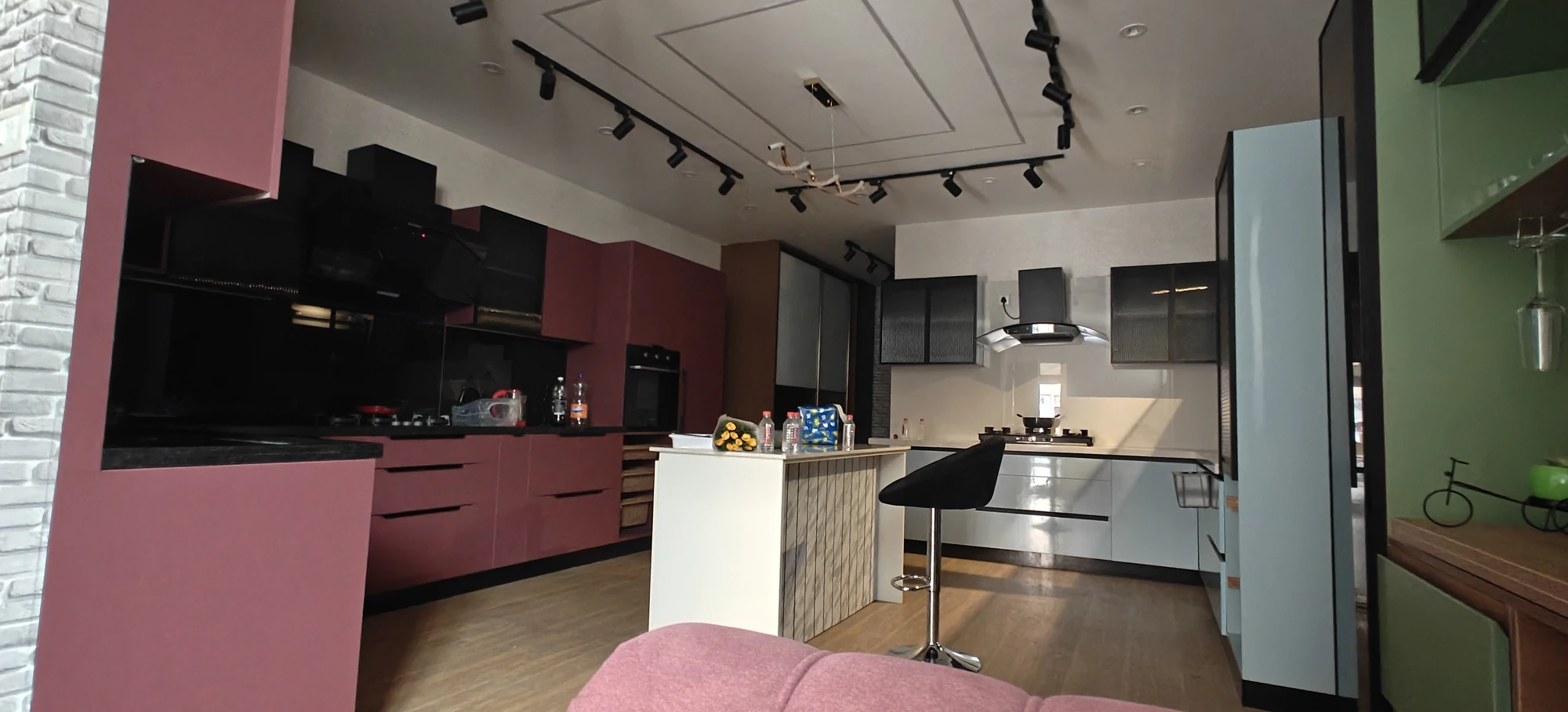 Rose & White Island Kitchen