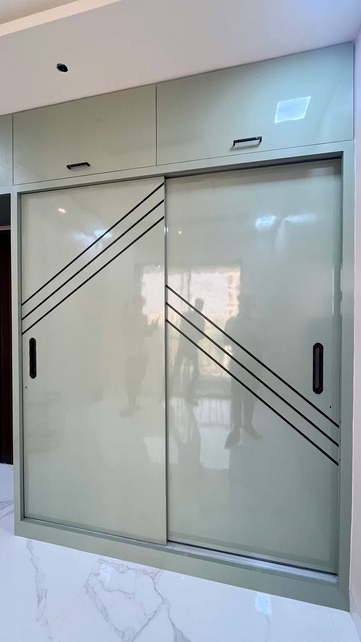 Gloss Sliding Cupboard